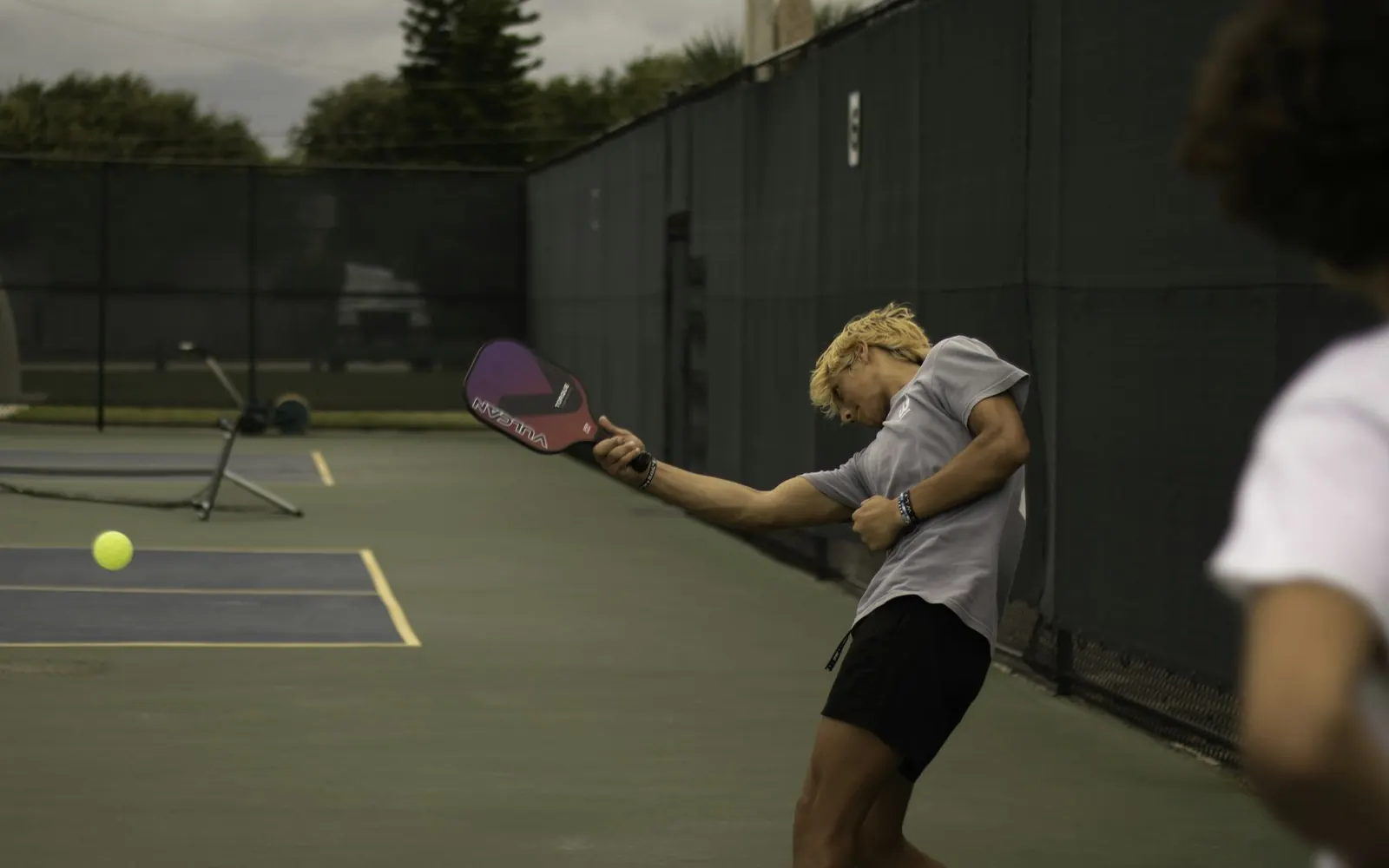 How to return serve — and why it decides the point